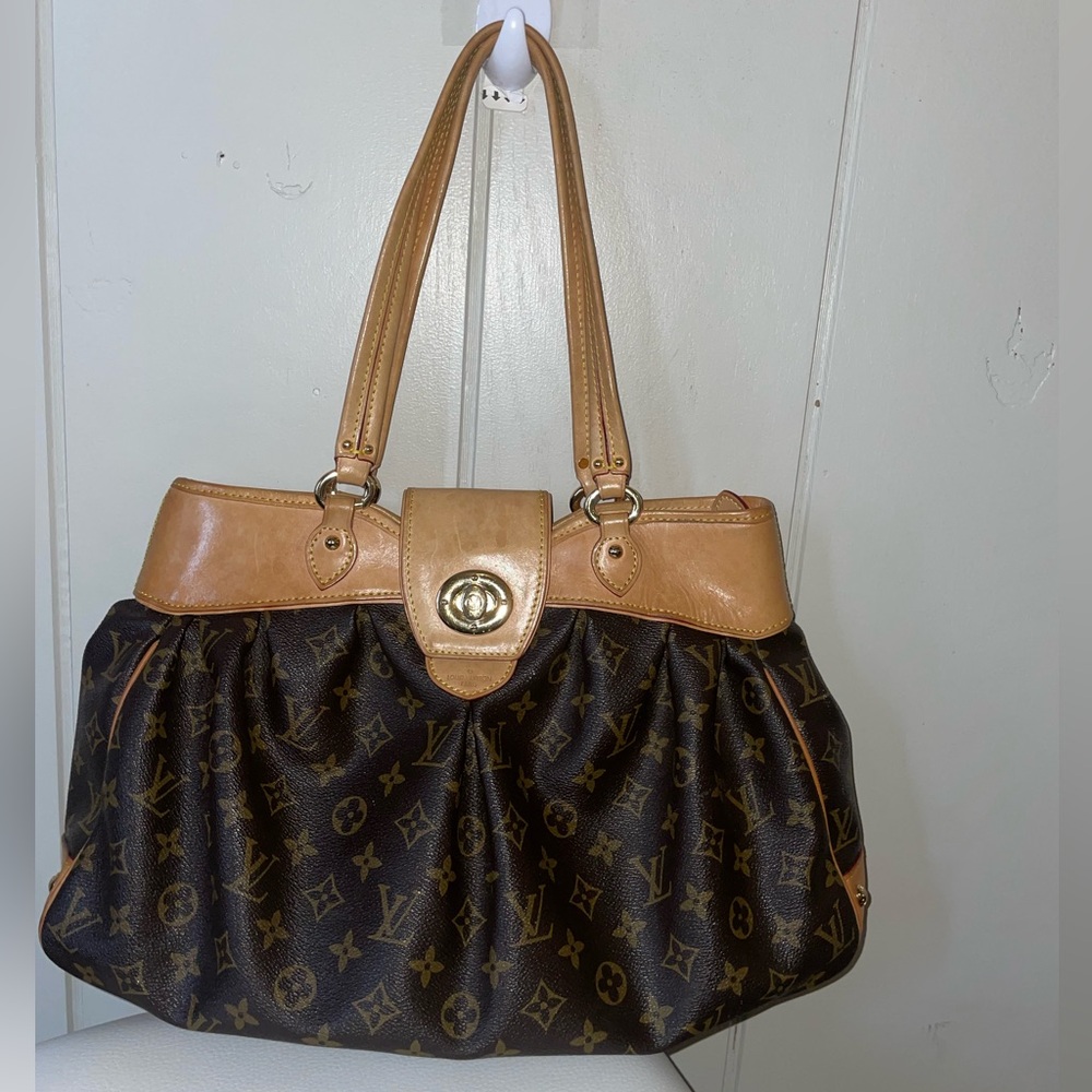 Louis Vuitton Boetie MM 🥳 - Picture 12 of 12